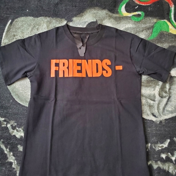 VLONE - Picture 1 of 4